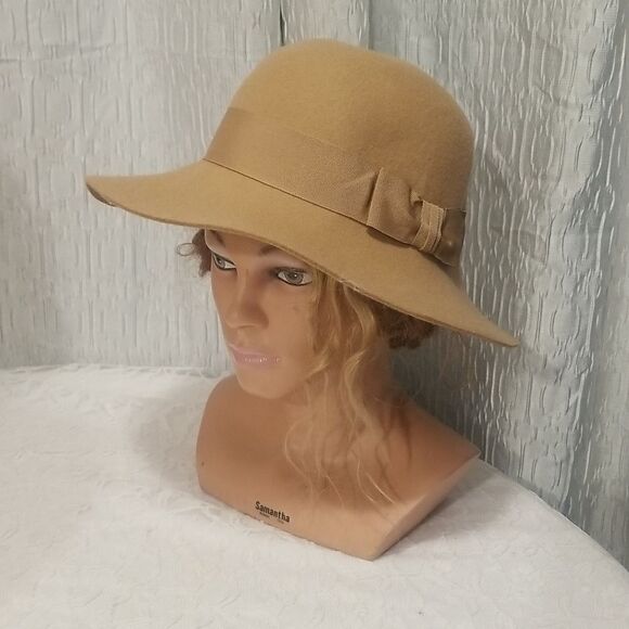 Women's hat pre-owned - Picture 1 of 7